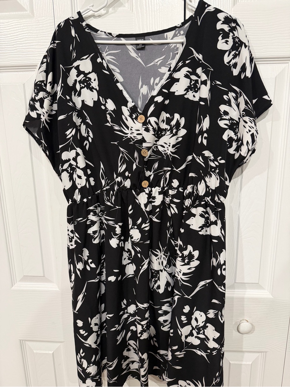 SHEIN Black and White Floral Button-Front Dress